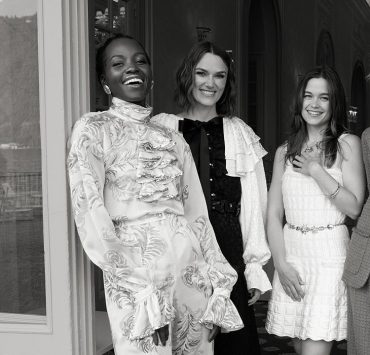 Keira Knightley, Margaret Qualley und weitere Stars bei der Chanel-Show in Italien