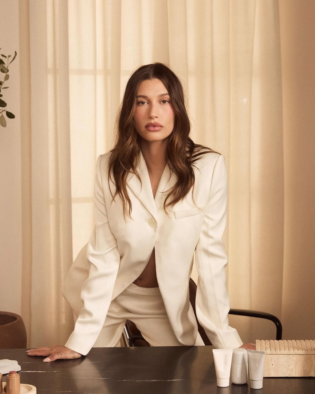 Amid rumors of her husband’s bankruptcy: Hailey Bieber sells her brand Rhode