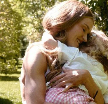 Rosie Huntington-Whiteley entwirft Kinderkollektion