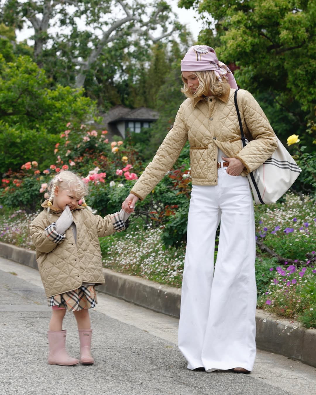 Family Look: Elsa Hosk verzaubert mit Fotos ihrer Tochter