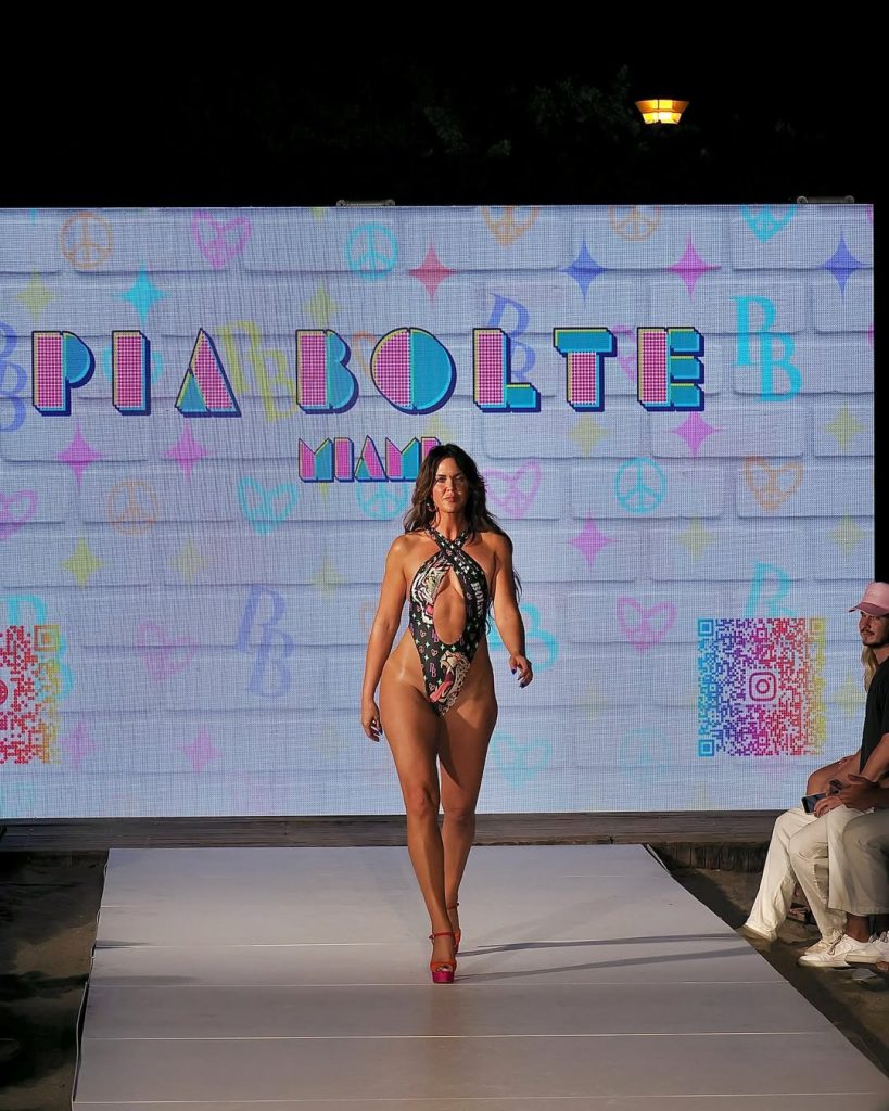 In a swimsuit on the catwalk: 45-year-old Martina Reuter conquers Miami