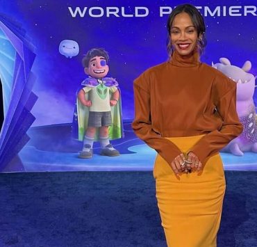 Zoe Saldana besucht mit ihren drei Söhnen die Premiere von «Elio»