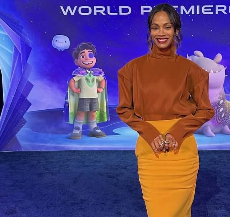 Zoe Saldana besucht mit ihren drei Söhnen die Premiere von «Elio»