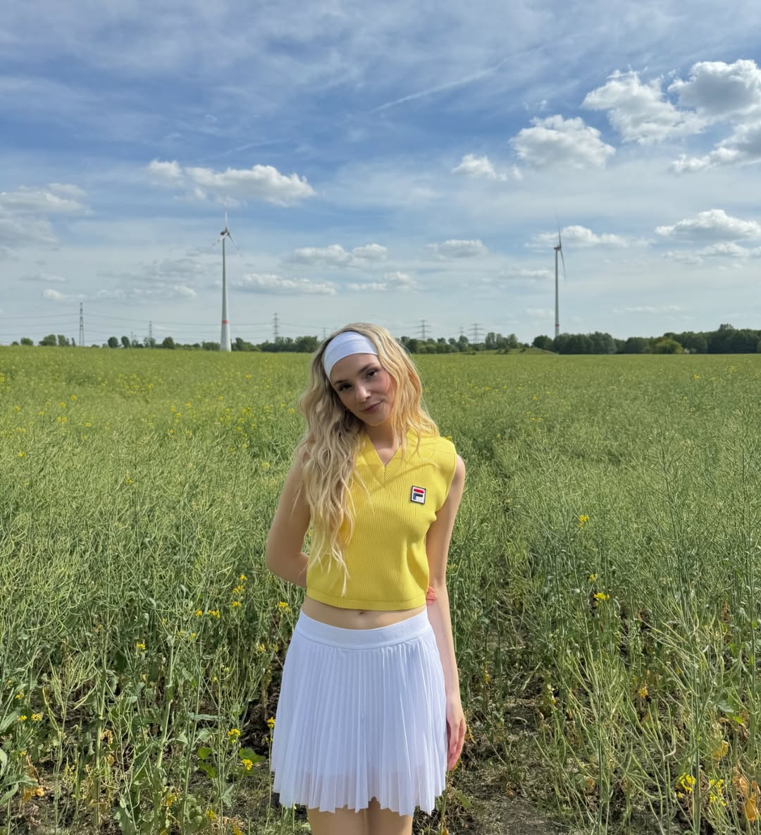 Esther Graf on the fleeting nature of happiness in her new track «wenn’s am schönsten ist»