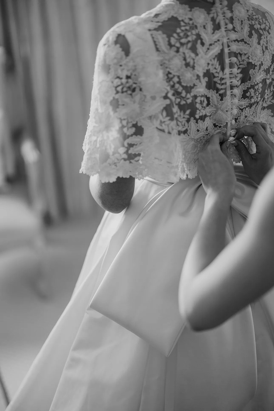 Looking at new photos from Princess Aisha of Jordan’s wedding