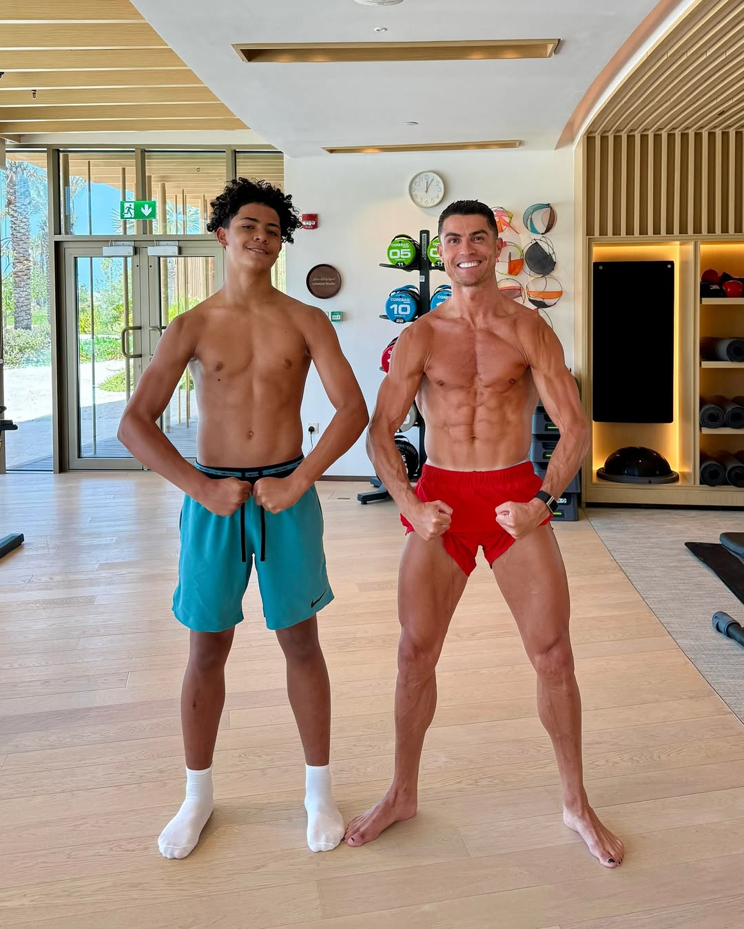 «Der Apfel fällt nicht weit vom Stamm»: Cristiano Ronaldo zeigt seinen ältesten Sohn