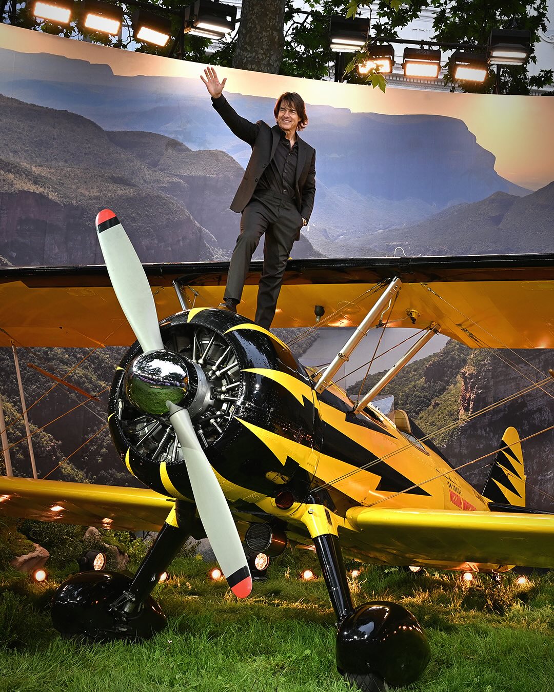 Tom Cruise to receive his first Oscar