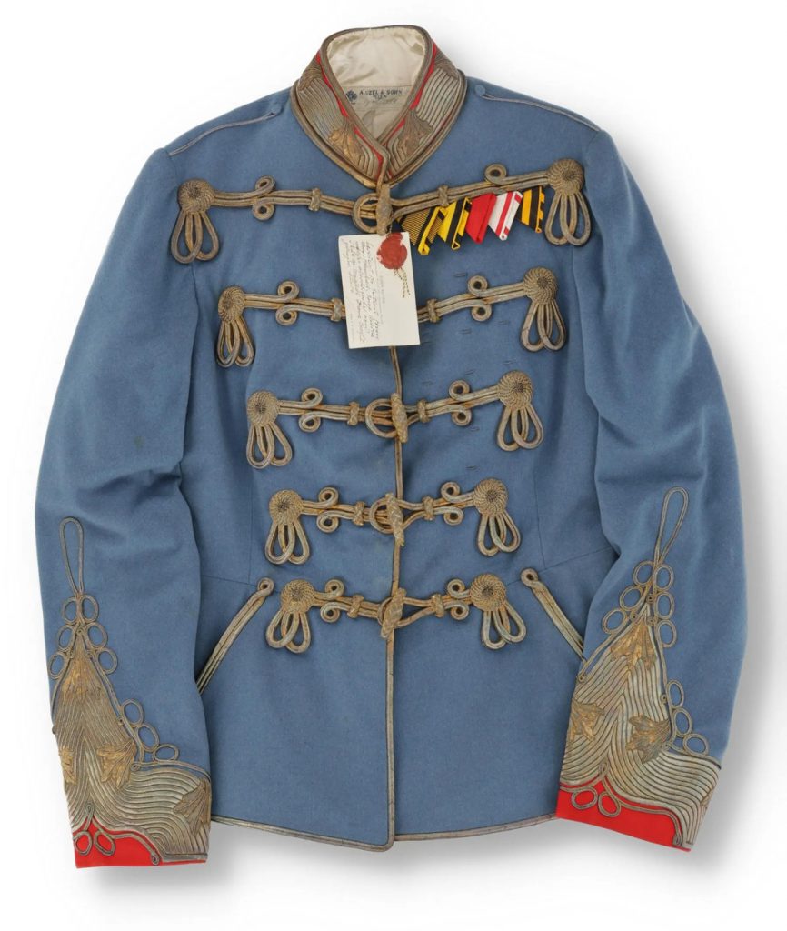 Uniform von Kaiser Franz Joseph für 110.500 Euro versteigert