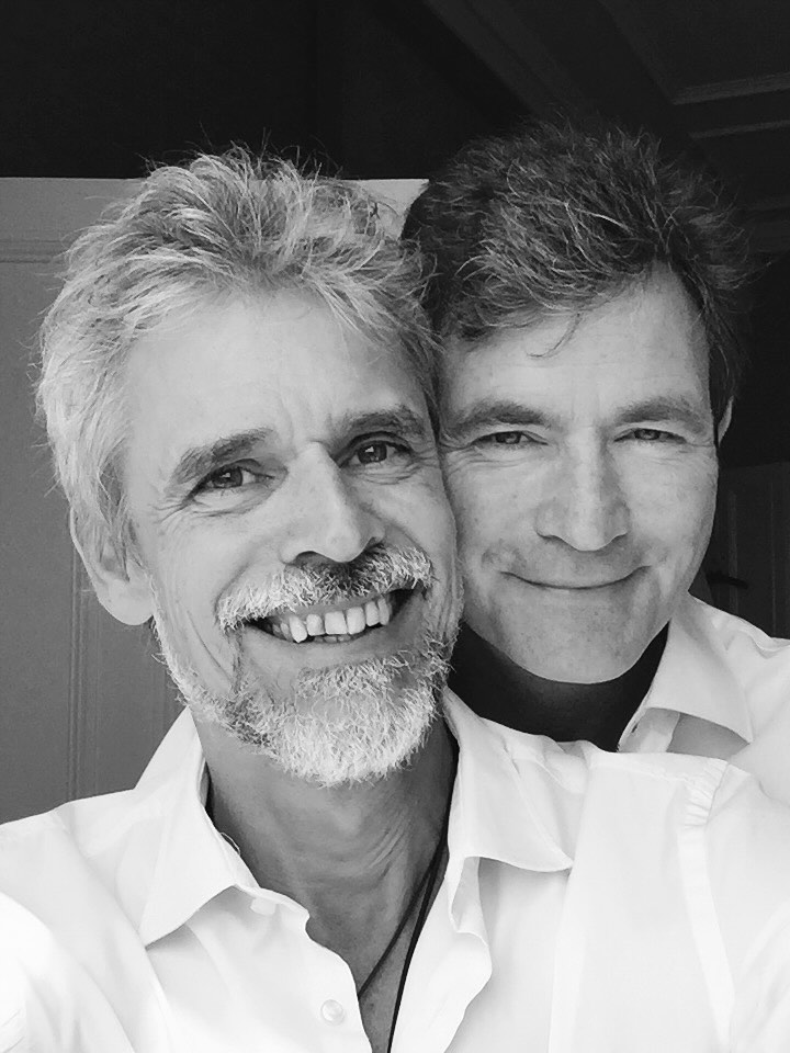 Der österreichische Autor Thomas Brezina feiert 9. Hochzeitstag mit seinem Ehemann
