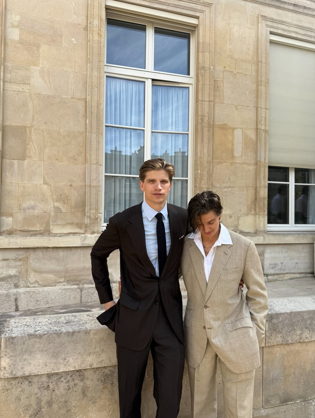 Der Bruder von Rosie Huntington-Whiteley hat geheiratet: Erste Fotos und Details