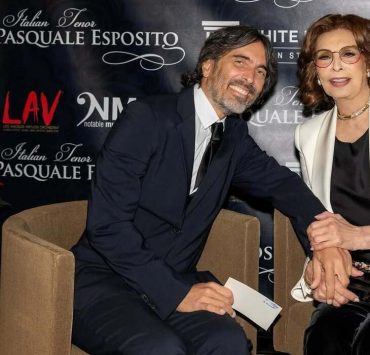 Der 56-jährige Sohn von Sophia Loren heiratet eine halb so alte Georgierin