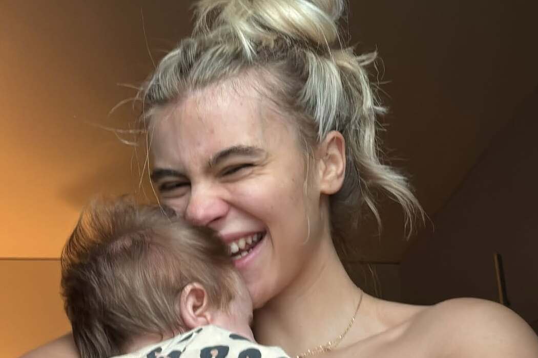 Model Romina Palm shows her daily life as a mom