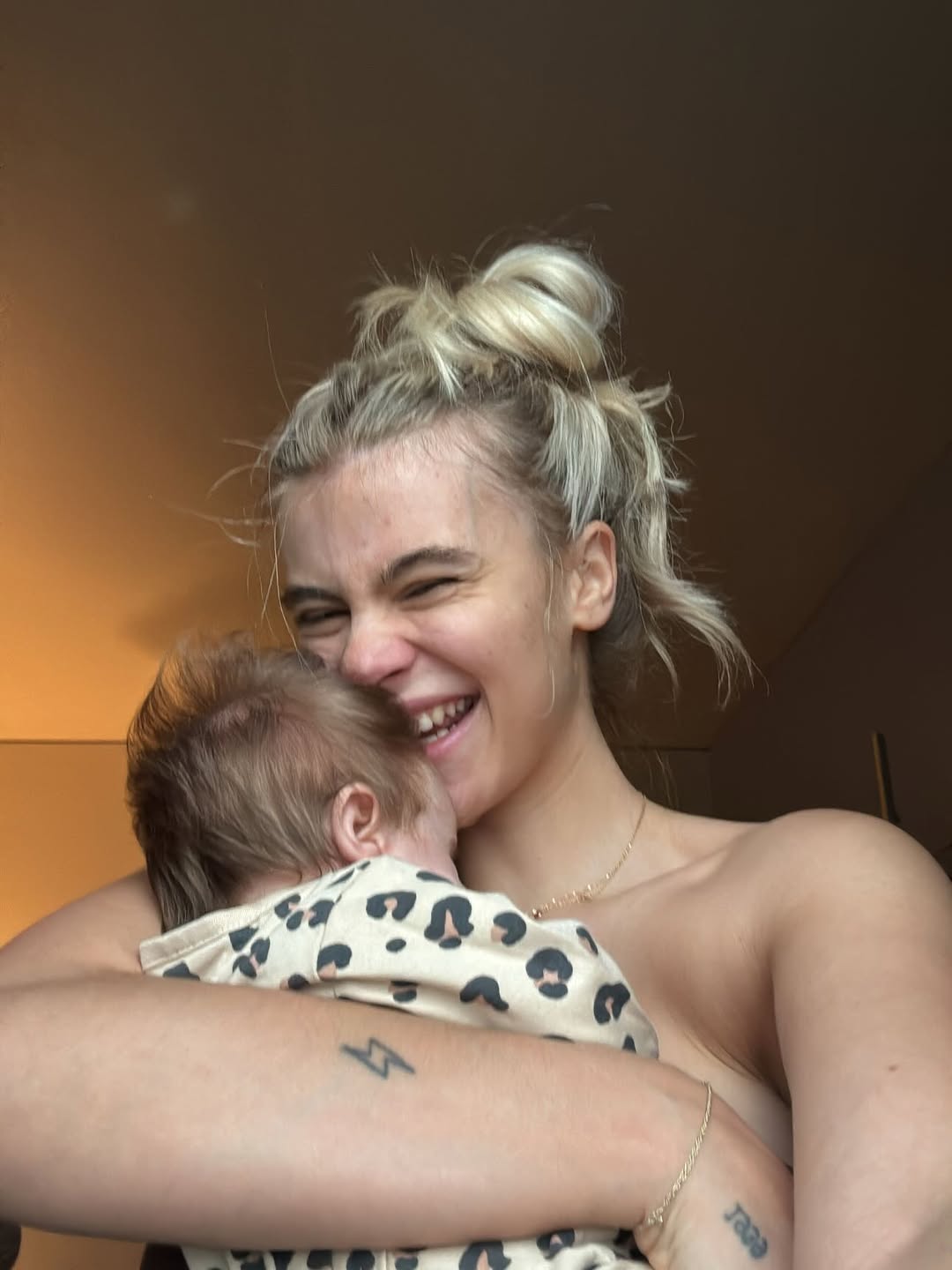 Model Romina Palm shows her daily life as a mom