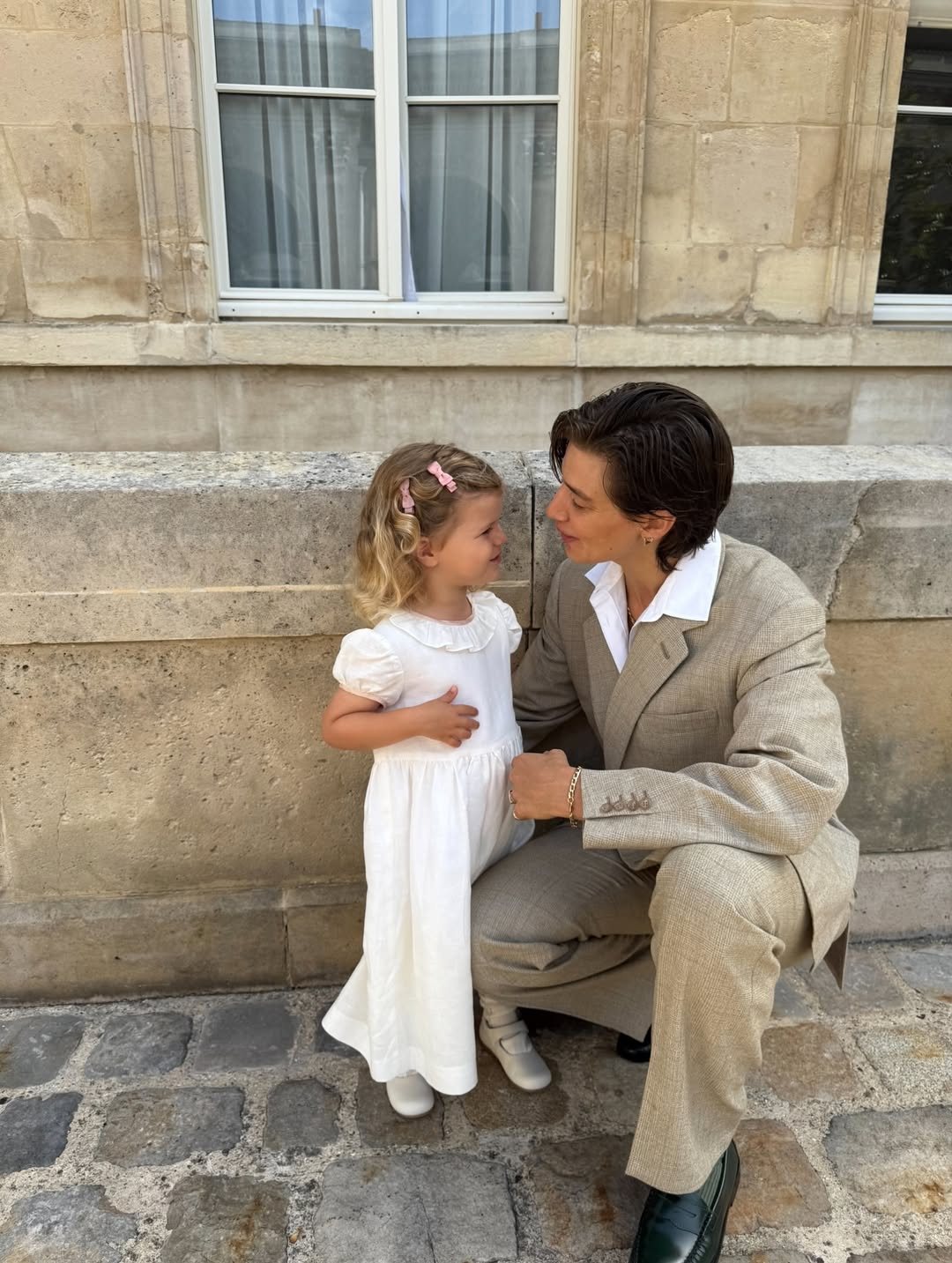 Der Bruder von Rosie Huntington-Whiteley hat geheiratet: Erste Fotos und Details
