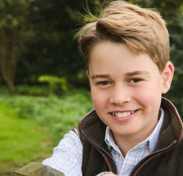 The Waleses unveil a new portrait of Prince George