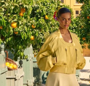 Laetitia Casta, Tina Kunakey und weitere Stars bei der Jacquemus-Show SS’26