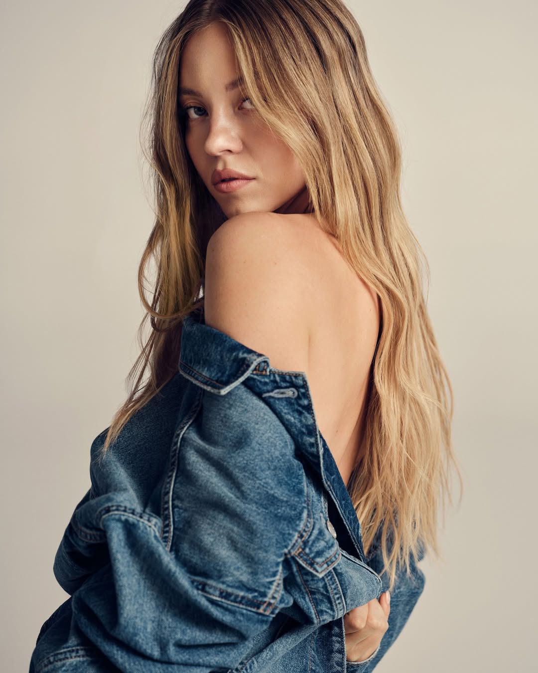 «Genes or jeans?»: campaign with Sydney Sweeney accused of promoting eugenics
