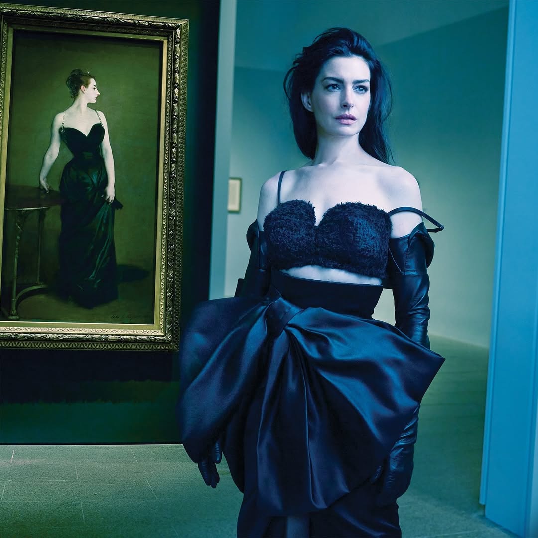 Anne Hathaway posiert für die Vogue und spricht über die schwierigste Rolle ihres Lebens