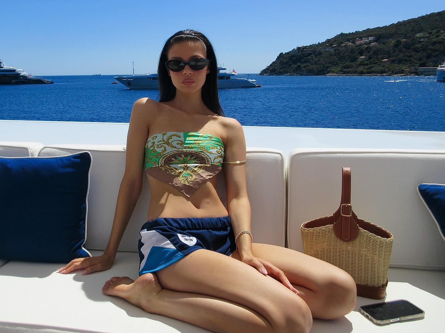 Sweet kisses on a yacht: how Brooklyn Beckham and Nicola Peltz are vacationing