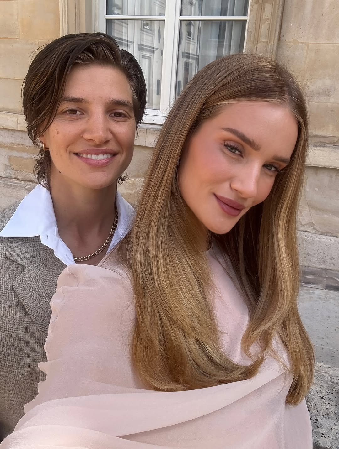 Der Bruder von Rosie Huntington-Whiteley hat geheiratet: Erste Fotos und Details