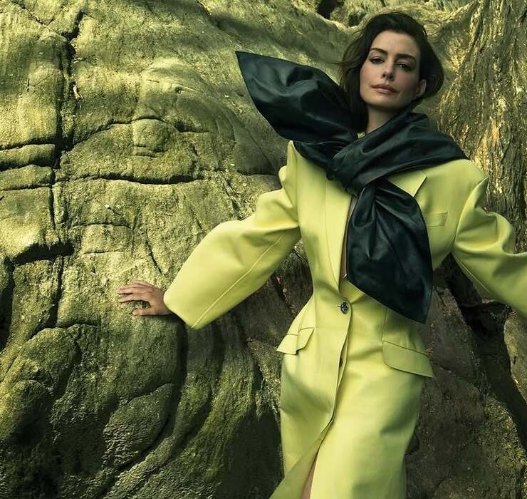 Anne Hathaway posiert für die Vogue und spricht über die schwierigste Rolle ihres Lebens