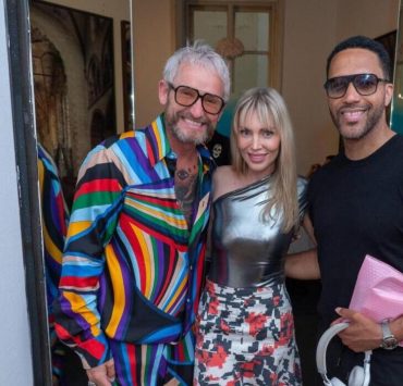 Rebecca Horner, Lizz Görgl and Cesár Sampson at the opening of Franz-Josef Baur’s exhibition in Vienna