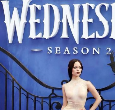 Jenna Ortega and Catherine Zeta-Jones at the premiere of «Wednesday» season two