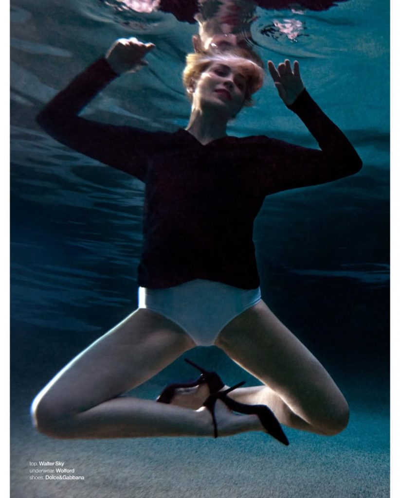 In a sheer blouse and underwater: 67-year-old Sharon Stone on the cover of Schön!
