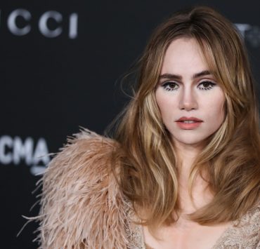Suki Waterhouse hospitalized due to tight pants