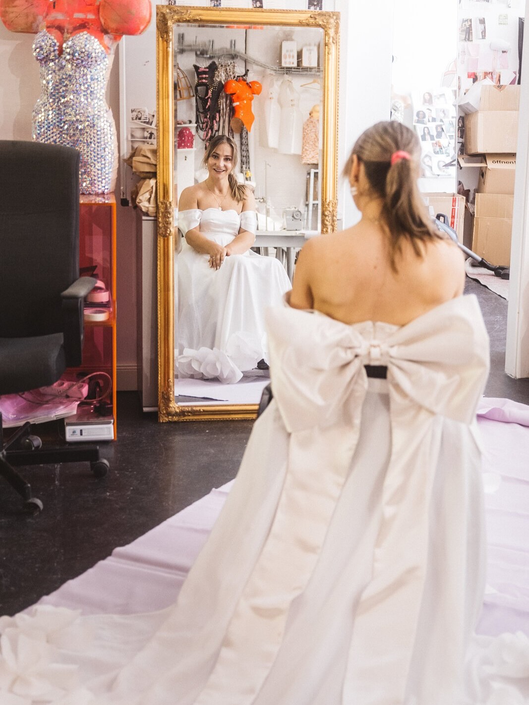 Designerin Marina Hoermanseder entwirft außergewöhnliches Hochzeitskleid für Kristina Vogel