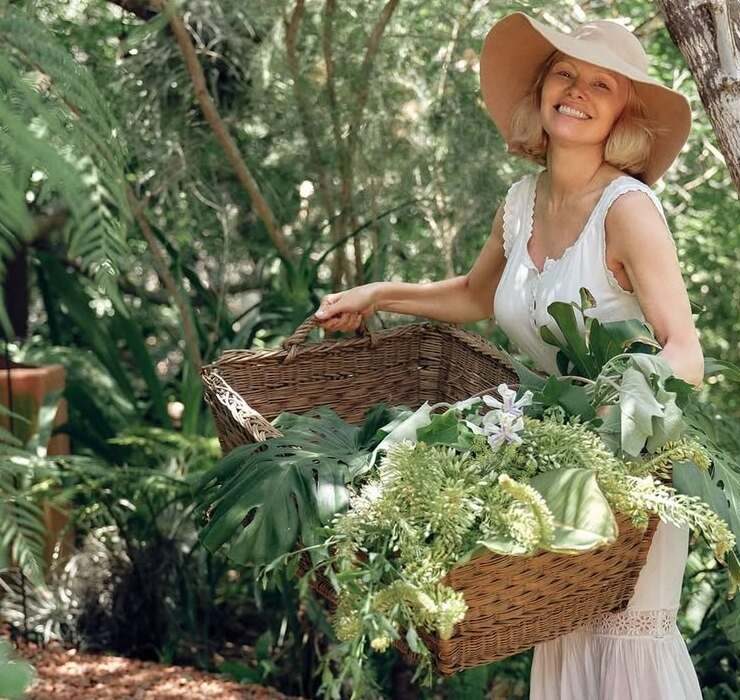 Pamela Anderson präsentiert limitierte Kollektion eingelegter Gurken