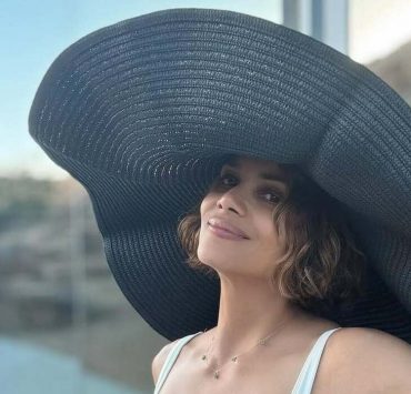 Halle Berry shares stunning holiday photos