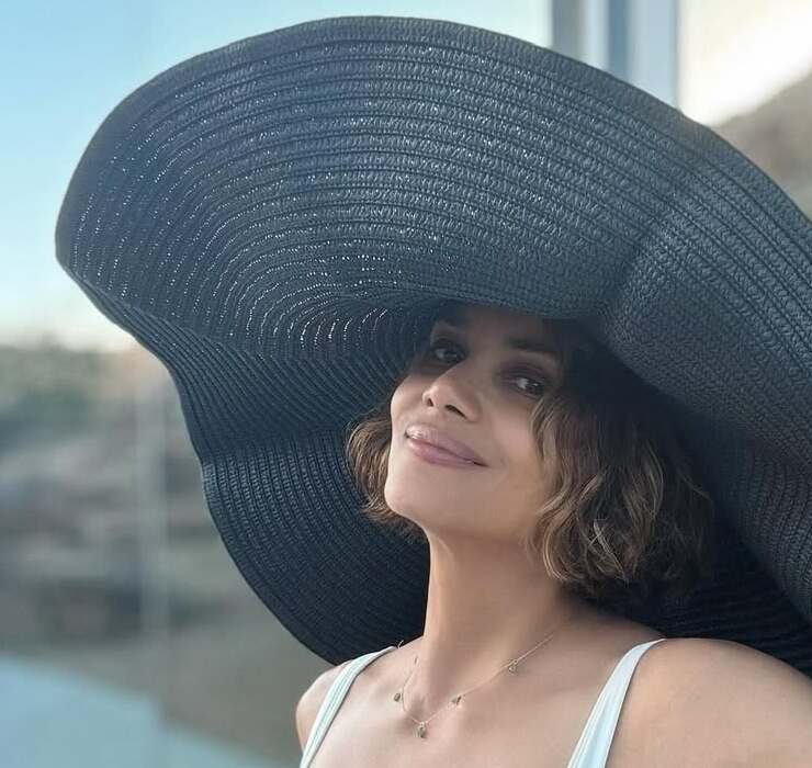 Halle Berry shares stunning holiday photos