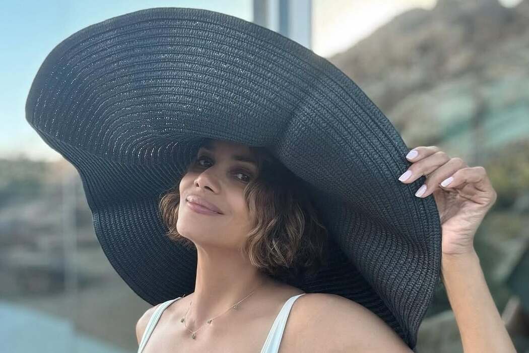 Halle Berry shares stunning holiday photos