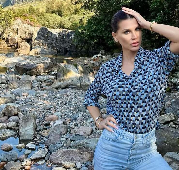 ORF host Leona König shares scenic vacation photos