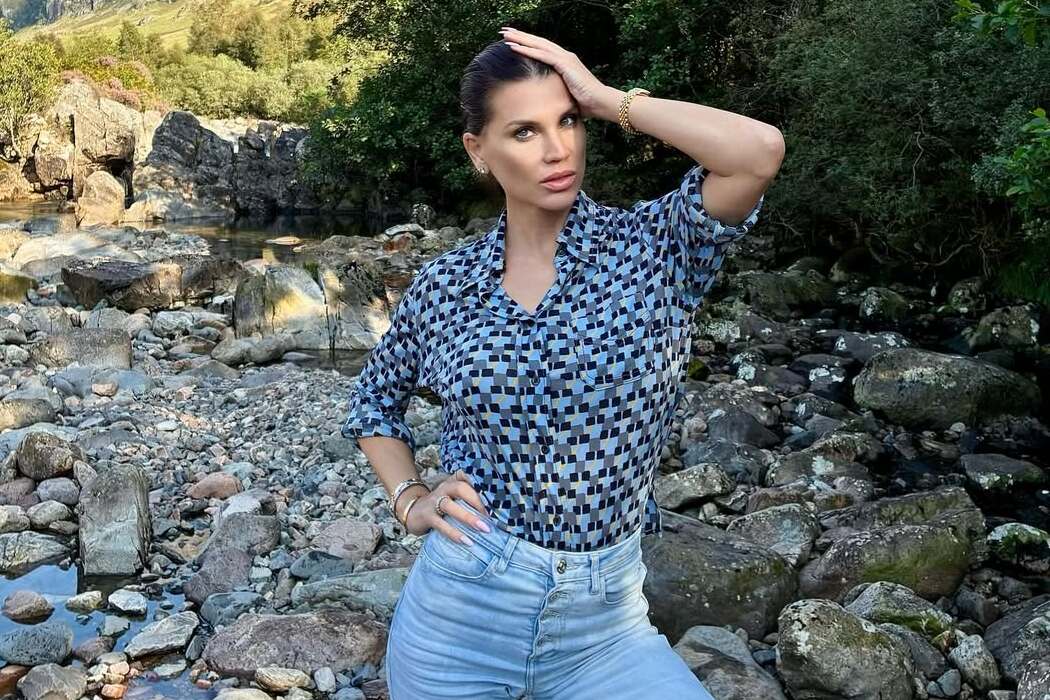 ORF host Leona König shares scenic vacation photos