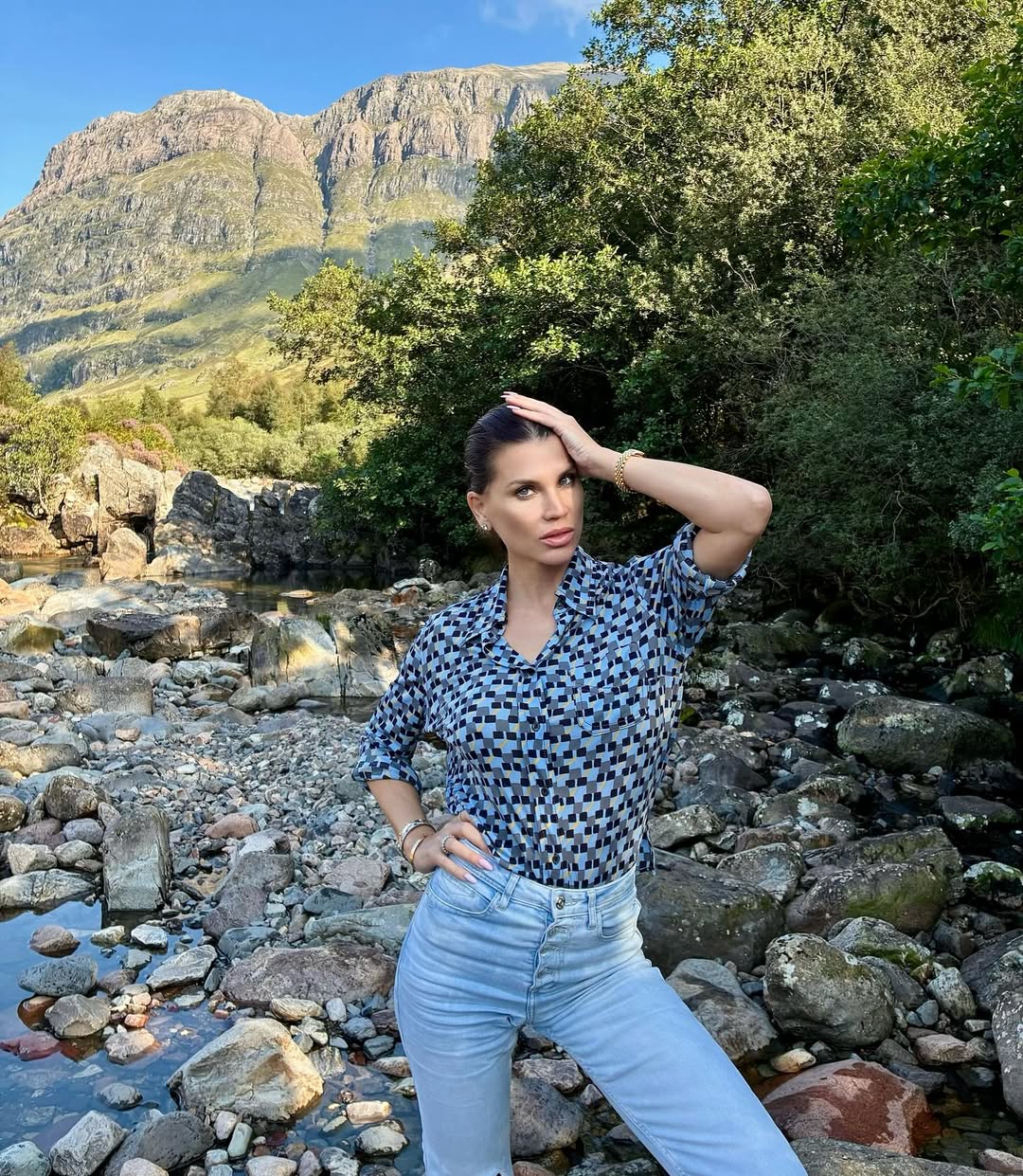 ORF host Leona König shares scenic vacation photos