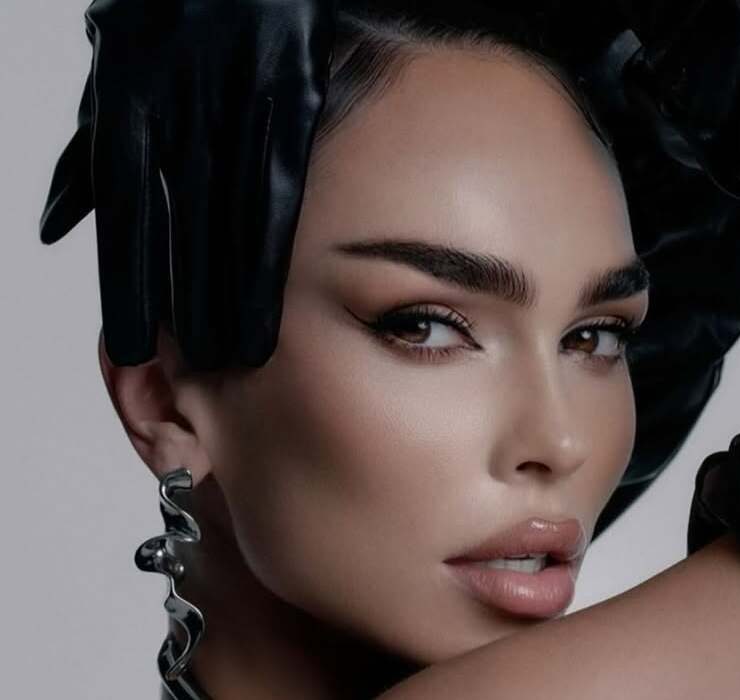 Ivana Essl ziert das Cover der Harper’s BAZAAR Vietnam