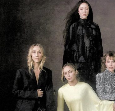 Miley Cyrus ziert zusammen mit ihrer Mutter und ihren Schwestern das Cover von The Cut
