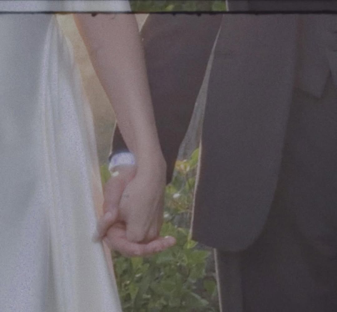 In einem Kleid von Ralph Lauren: Selena Gomez hat geheiratet