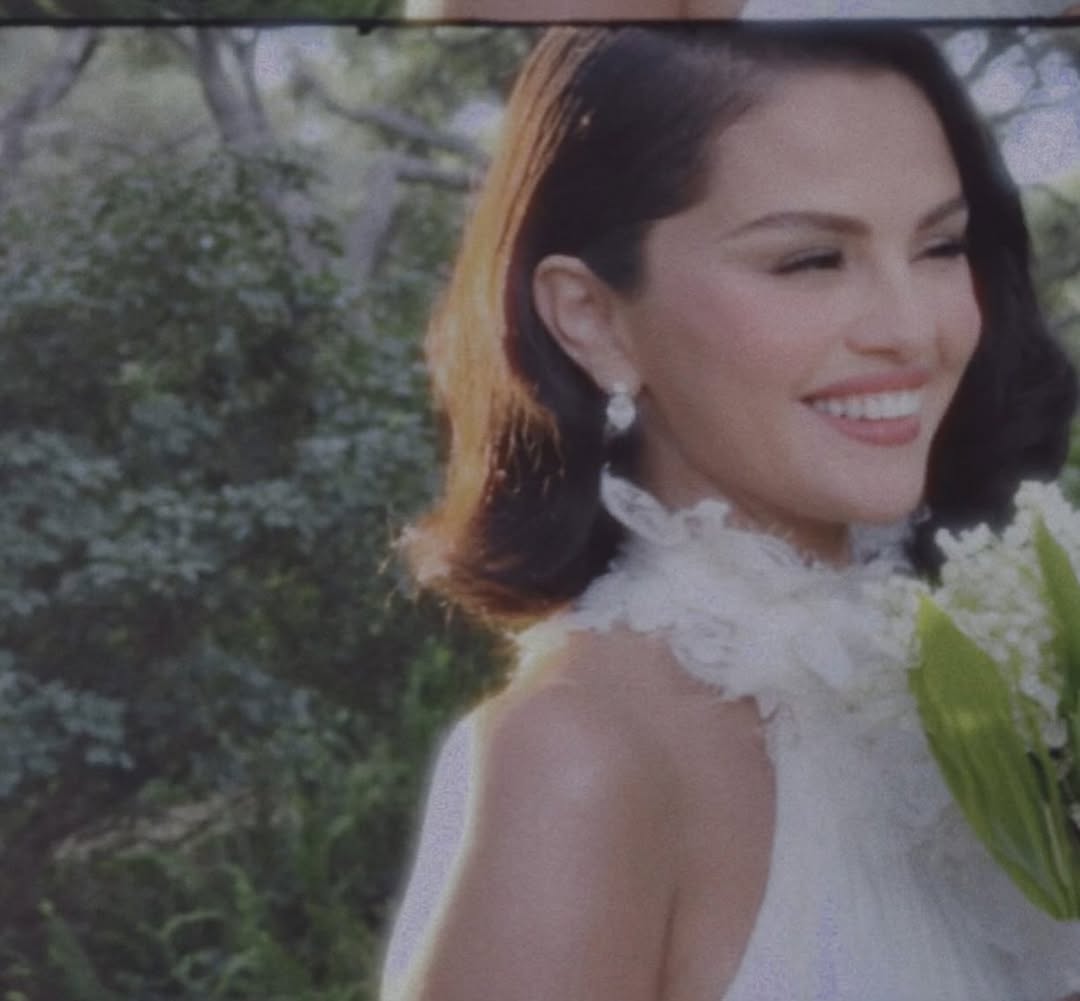 In einem Kleid von Ralph Lauren: Selena Gomez hat geheiratet