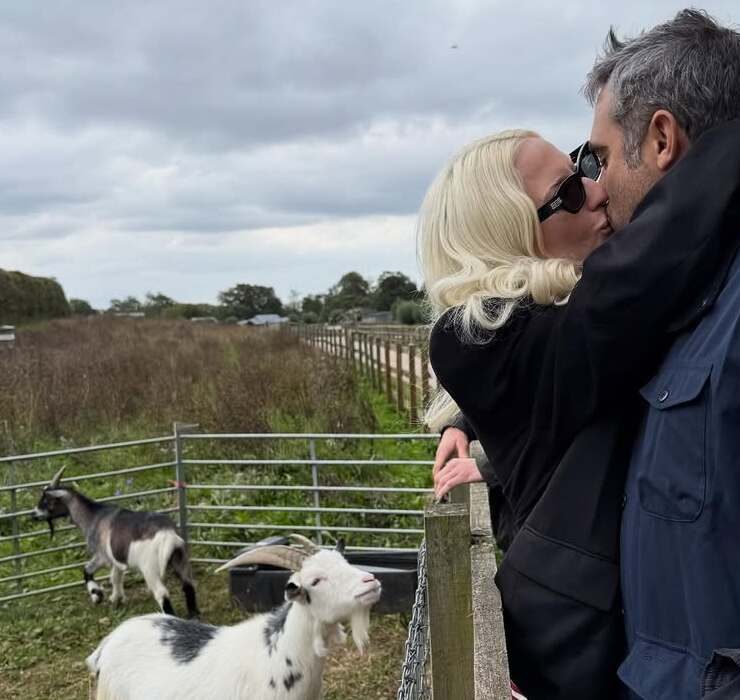 «Mein Lieblingstag»: Lady Gaga zeigt zärtliche Küsse mit ihrem Verlobten