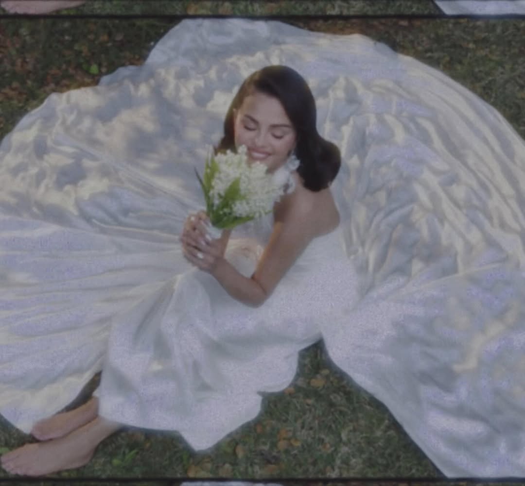 In einem Kleid von Ralph Lauren: Selena Gomez hat geheiratet