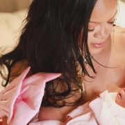 Schwangere Rihanna, Zendaya im Smoking und andere Stars: So war die Met Gala 2025