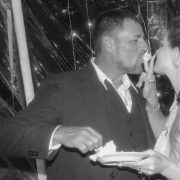 Hand in Hand mit ihrem Liebsten: Lana Del Rey bei der Valentino-Show in Paris