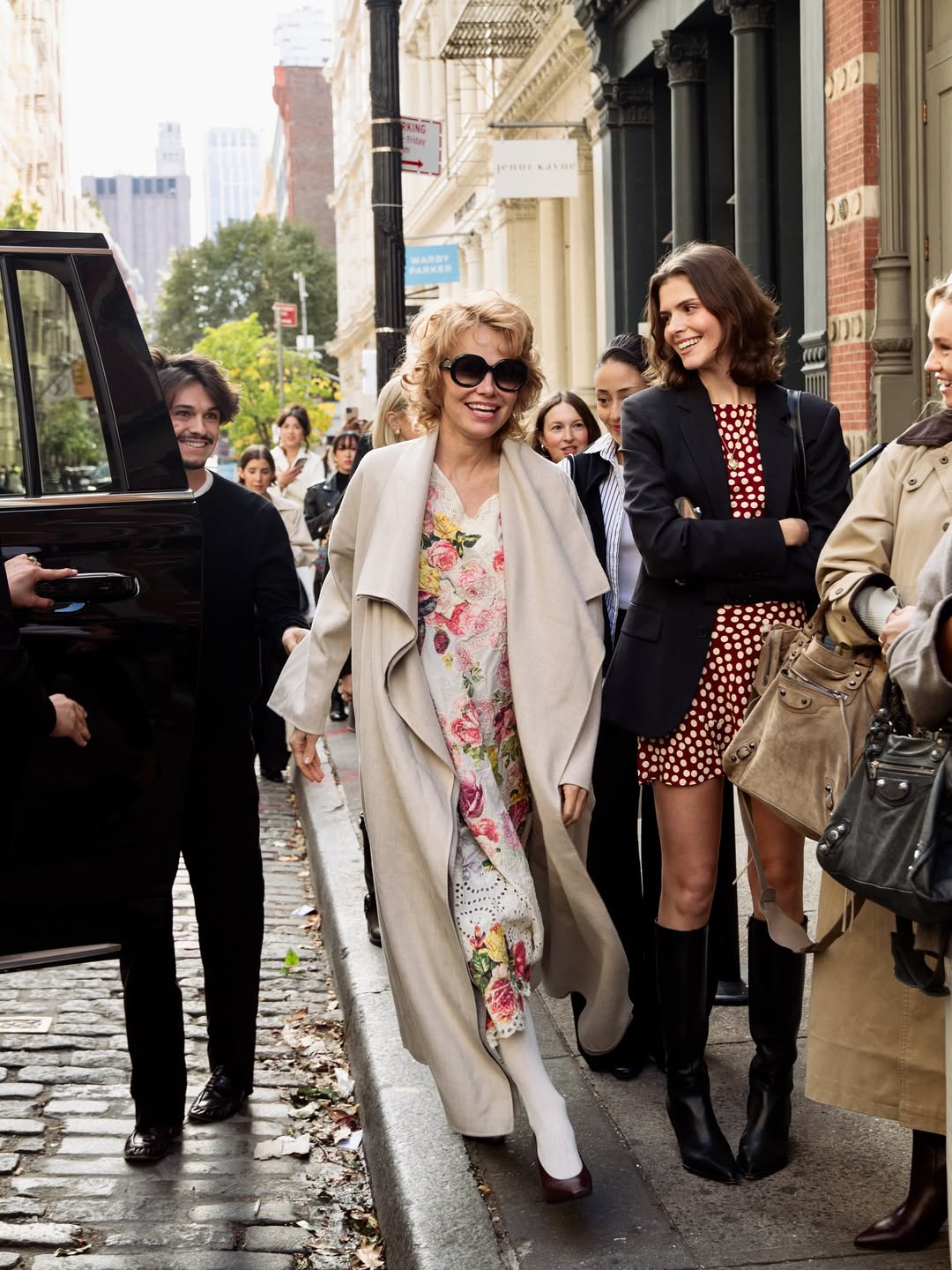 Pamela Anderson mit Söhnen bei der Eröffnung ihres Pop-up-Stores in New York