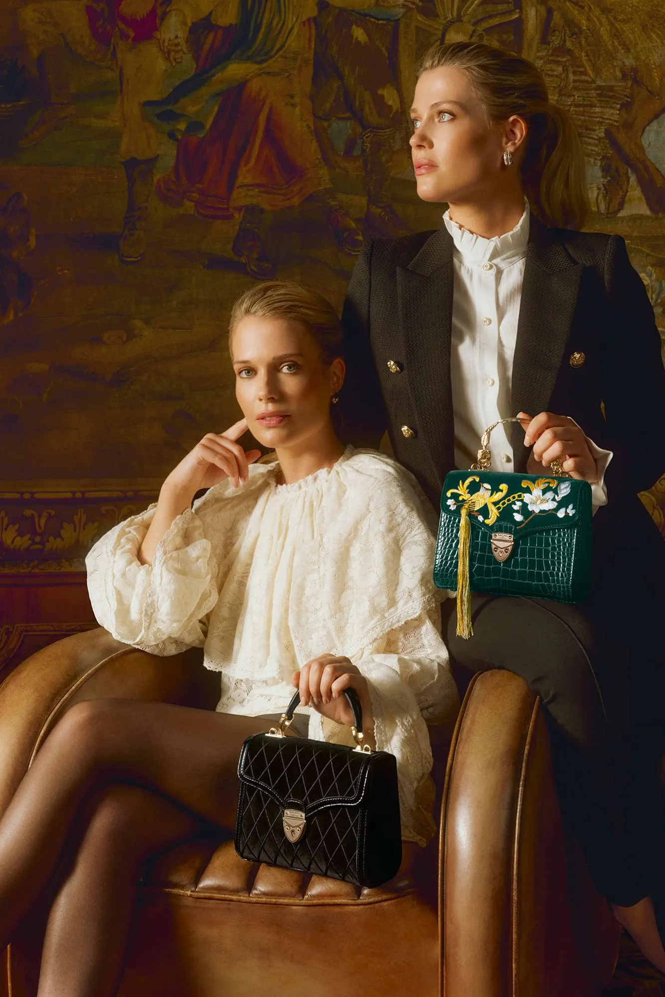 Die Nichten von Prinzessin Diana präsentieren eine Kollektion eleganter Abendtaschen