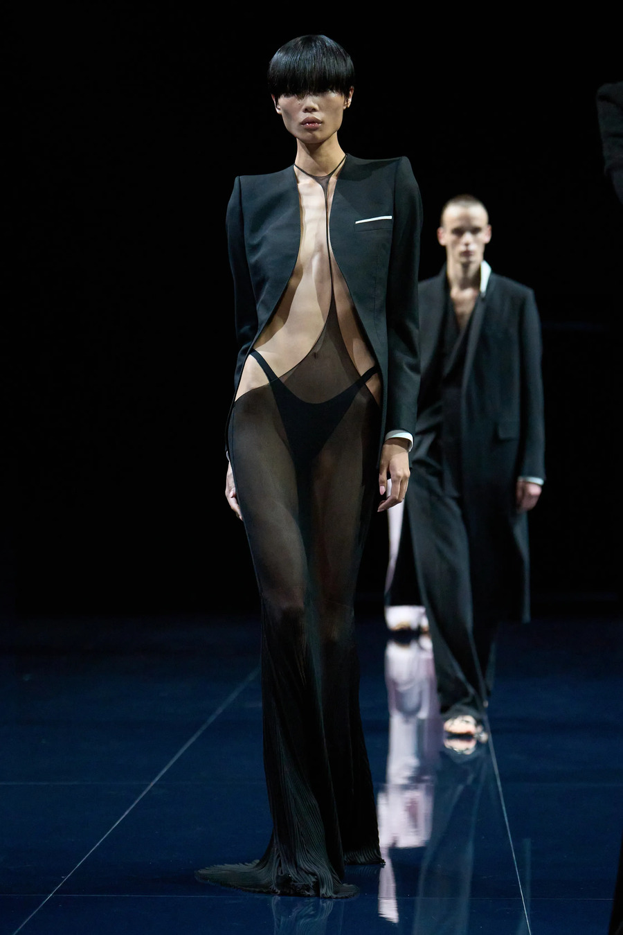 Arroganter Chic: Haider Ackermann präsentierte seine Debütkollektion SS’26 für Tom Ford