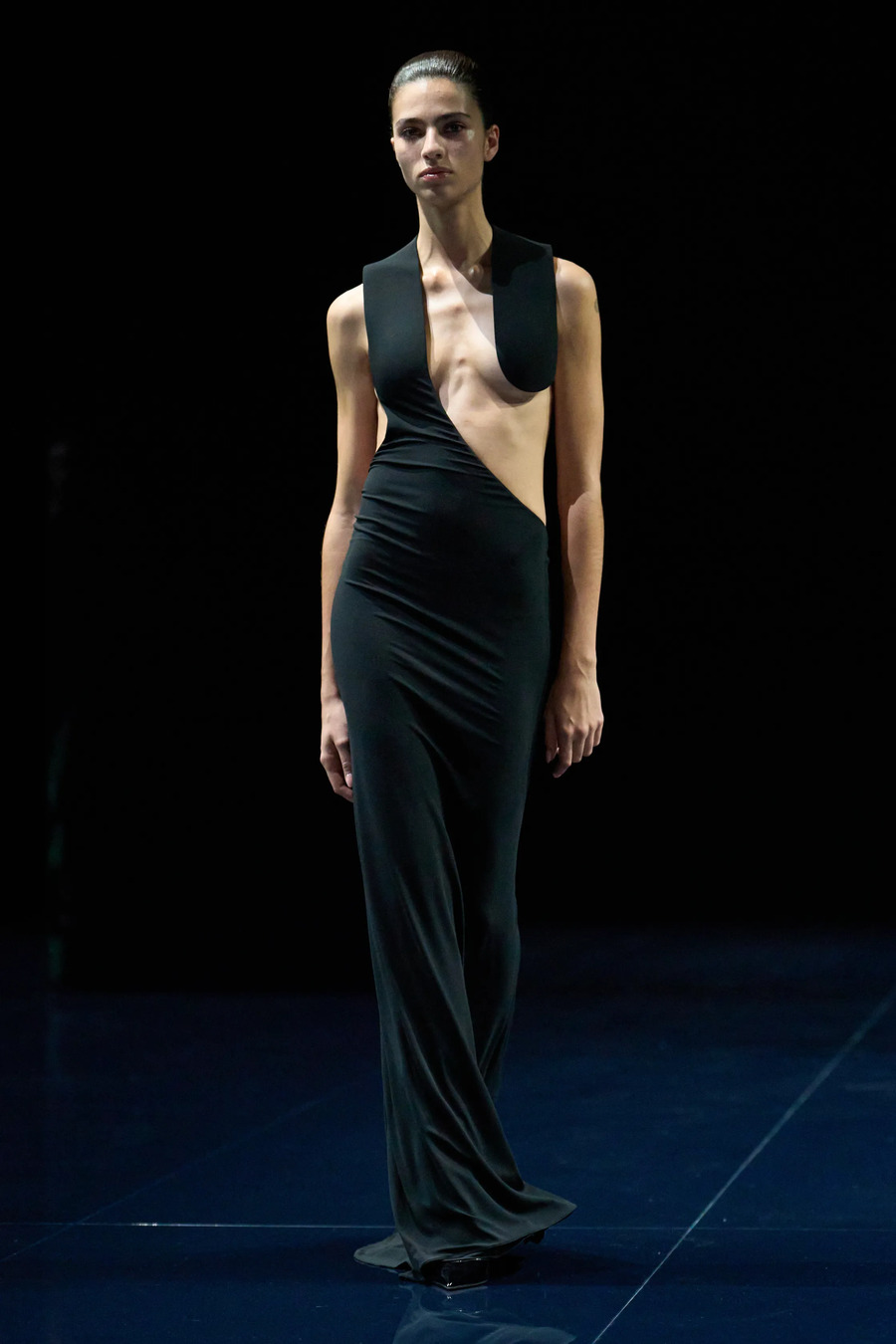 Arroganter Chic: Haider Ackermann präsentierte seine Debütkollektion SS’26 für Tom Ford