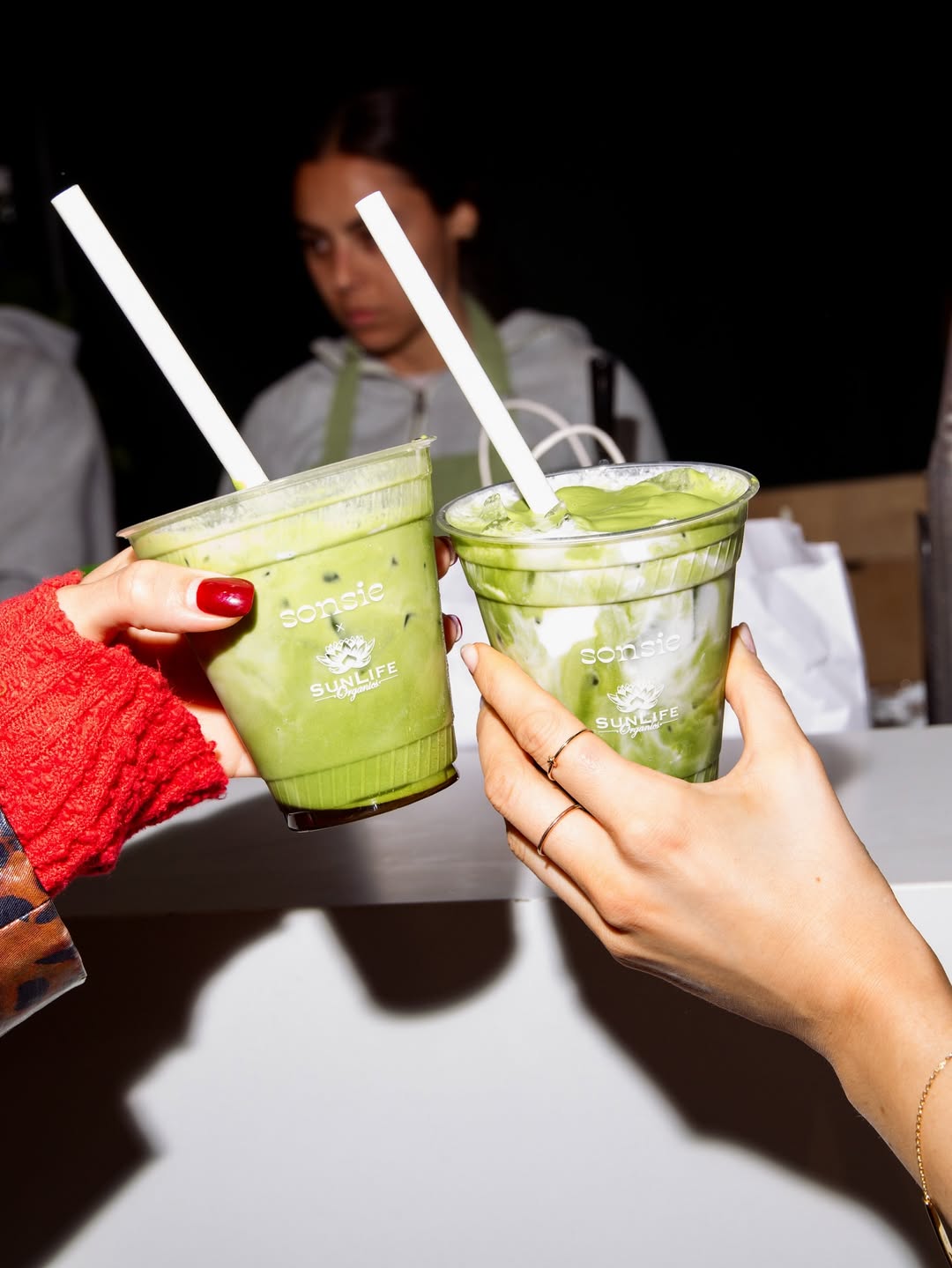 Pamela Anderson mit Söhnen bei der Eröffnung ihres Pop-up-Stores in New York